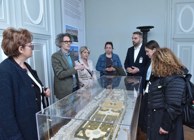 Делагација Музеја Републике Српске у Лувру, Змијањски вез од 23. априла у Паризу (ФОТО)