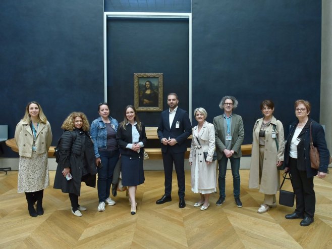 Delegacija Muzeja Republike Srpske u muzeju Luvr (ustupljena fotografija)