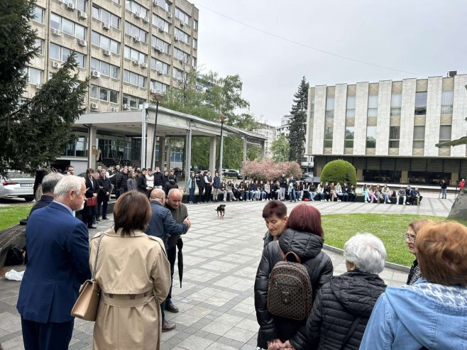 Положени вијенци на споменик "Топола ужаса" у Бањалуци