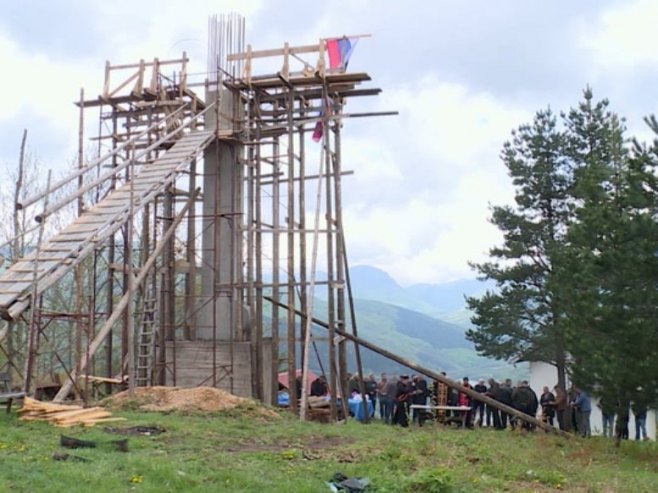 Служен парастос за 12 мјештана убијених у рату - Фото: РТРС