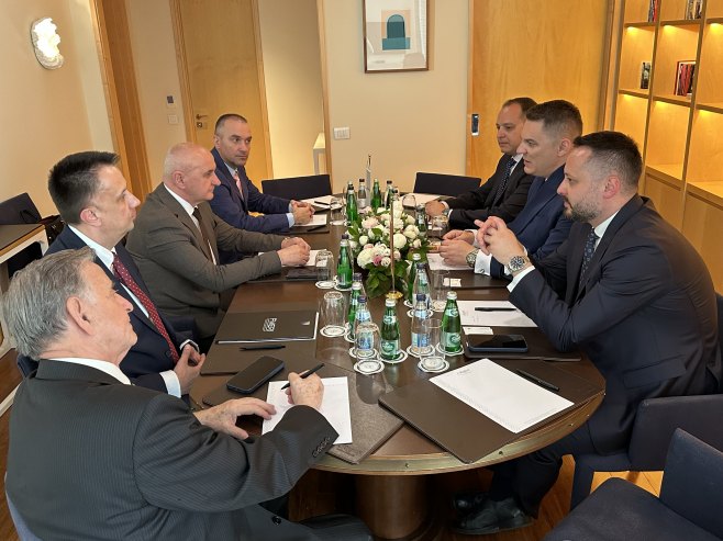 Министри о могућностима повезивања Српске, ФБиХ и Црне Горе у гасном систему