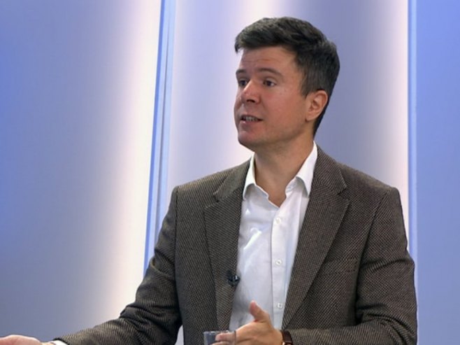 Малагурски: Друштвене мреже нам шаљу нереалну слику о животу у иностранству (ВИДЕО)