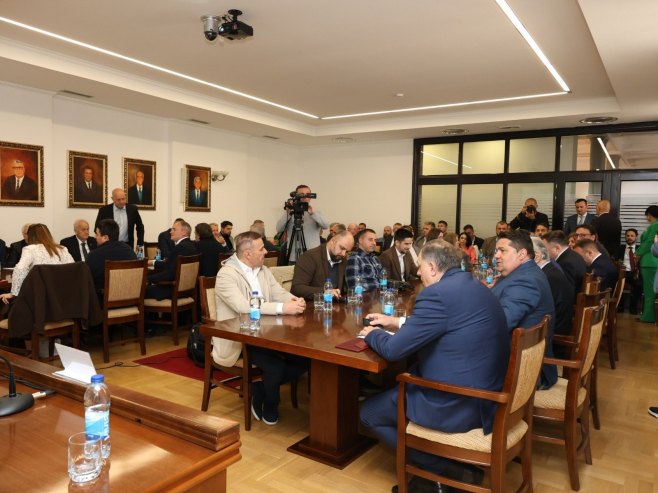 Научни скуп у Бањалуци (ZIPAPHOTO/Borislav Zdrinja )