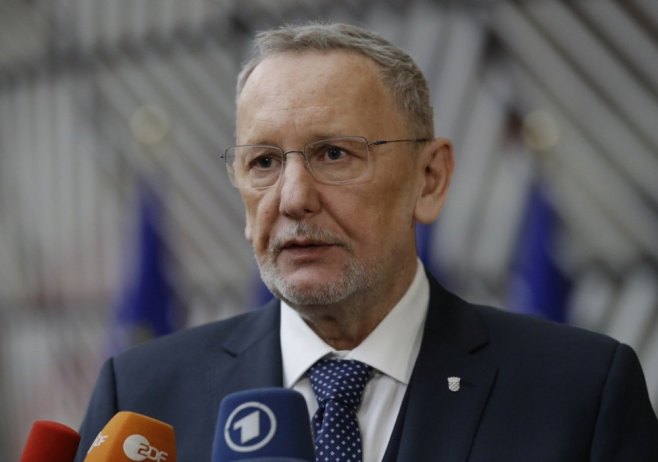 Божиновић: Под надзором полиције лице које се доводи у везу са оштећењем храма