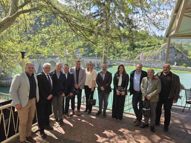 Директори средњих школа Српске и Србије о изазовима у области образовања