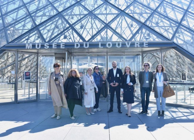 Посјета Лувру (Уступљена фотографија )