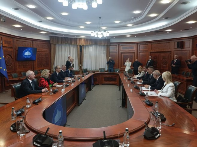 Минић и Мацут - састанак (Фото: РТРС)