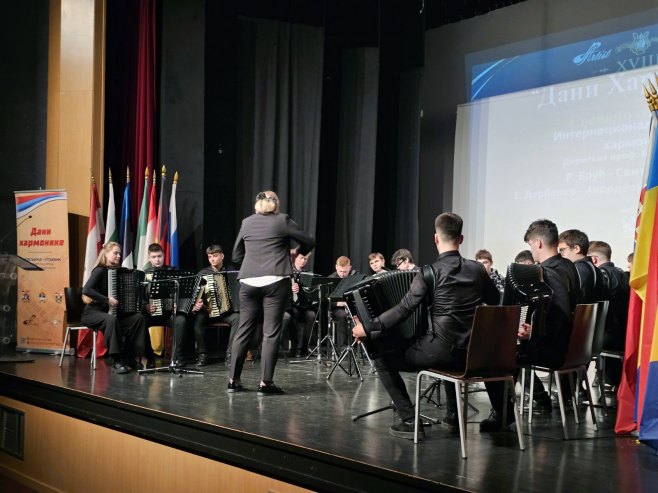 "Дани хармонике" у Бијељини окупили умјетнике из 15 земаља