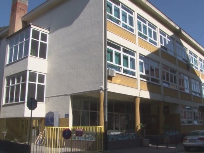 Зворник: Влада Српске улаже значајна средства у велики инвестициони циклус у области образовања