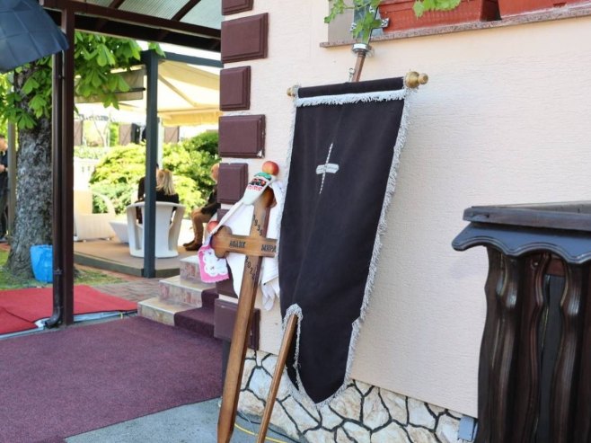 У Мрчевцима сахрањена мајка Милорада Додика