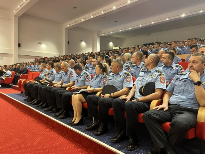 Предавање Будимира - Фото: РТРС