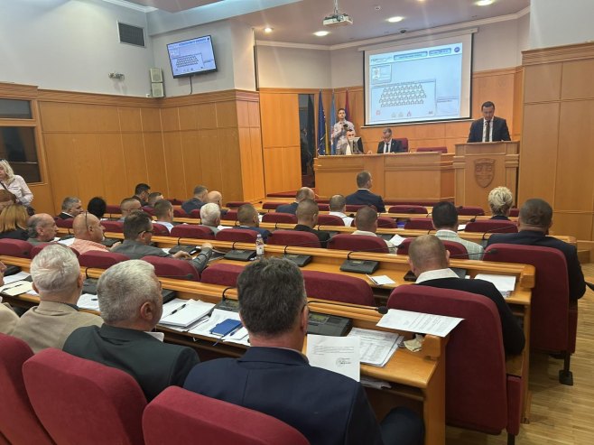 Скупштина града Требиња: Одборници о бесплатним плацевима за младе брачне парове