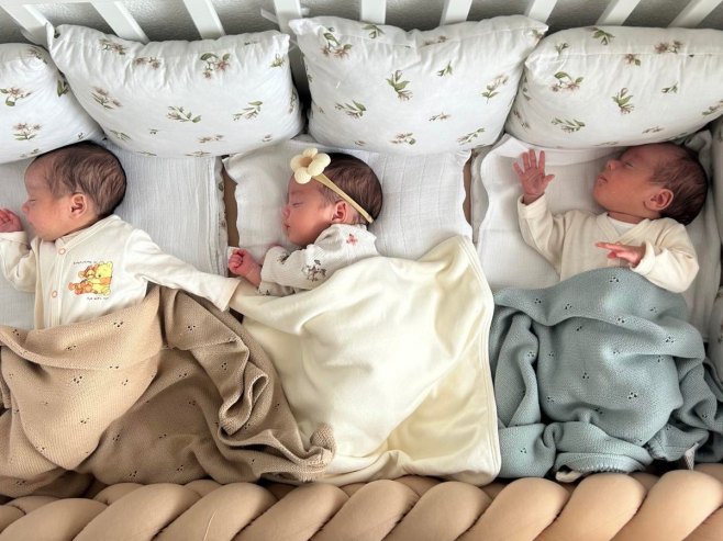 Игњатовићева посјетила тројке породице Вујнић у Шипову (ФОТО)