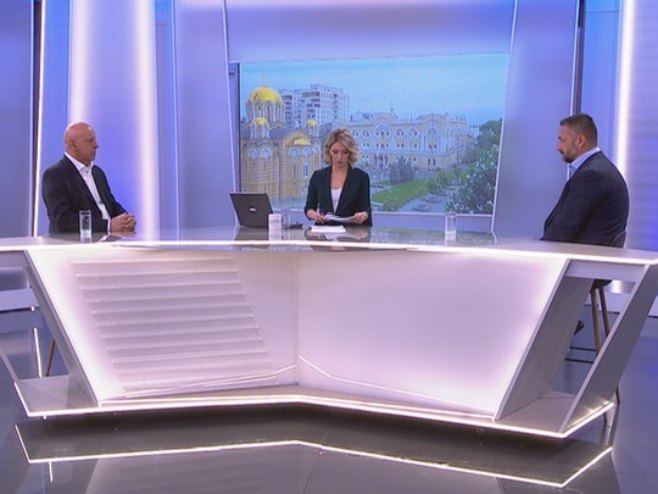 Нинковић: Очекујемо брзу реконструкцију игралишта; Мандић: Нисам био за нова задужења града