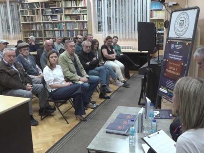 У Приједору промовисана научна студија "Проза у траперицама"