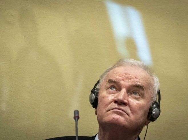 Генерал Младић враћен у притворску из цивилне болницу у Хагу; Одлука о захтјеву за пуштање одложена (ВИДЕО)