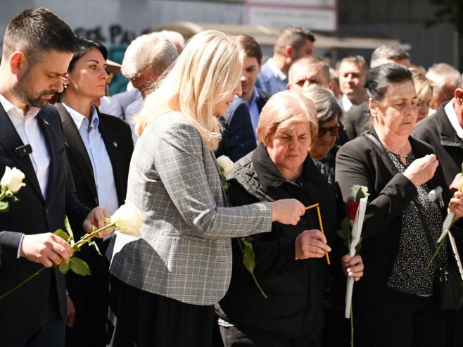 Цвијановић: Чувамо сјећање и захтијевамо правду (ФОТО)