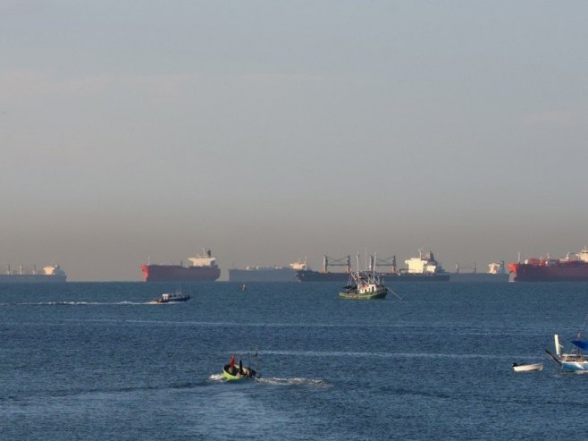 Америка тврди да у потпуности контролише Ормуски мореуз