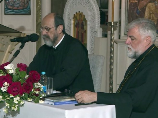 У Требињу промовисана књига "Једни другима потребни" митрополита Григорија