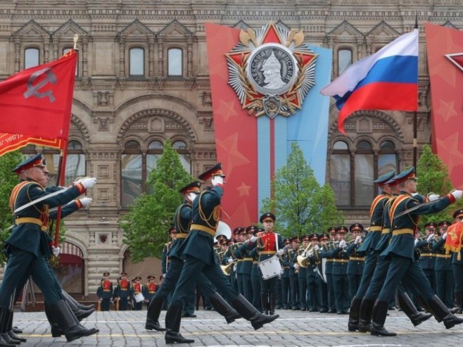 Парада у Москви (Фото: EPA/MAXIM SHIPENKOV) - 