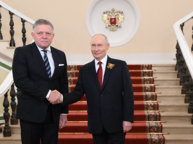 Песков: Фицо није пренио никакве поруке Зеленског Путину