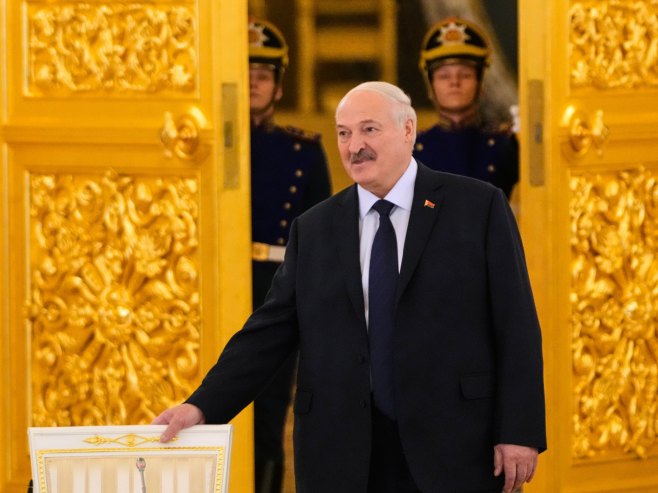 Лукашенко: Нико нам не може забранити прослављање Дана побједе