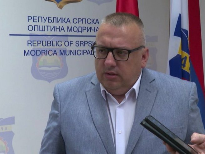 Радуловић: Немам потврду о изласку одборника ПДП-а из скупштинске већине, разлози вјероватно политичке природе (ВИДЕО)