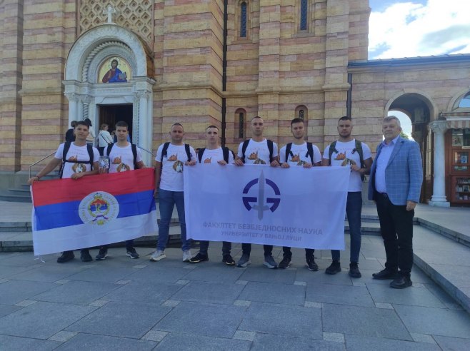 Ходочасници из Бањалуке пјешаче до Острога за дјевојчицу Софију (ФОТО/ВИДЕО)