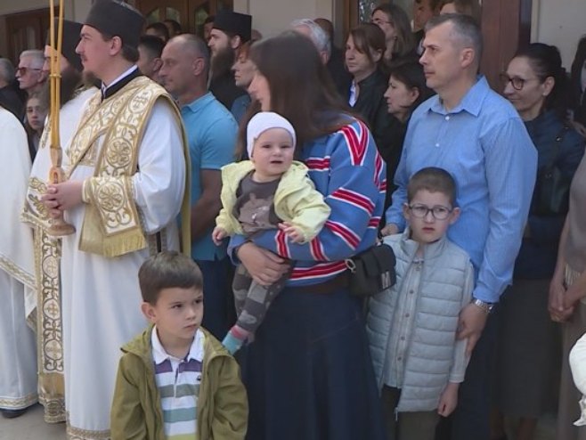 Први пут литургијски прослављена Света Ана; Многобројни вјерници у Мркоњићима