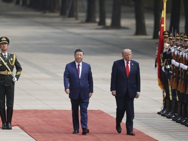 Свечани дочек Трампа у Пекингу уз црвени тепих, гарду и почасну салву