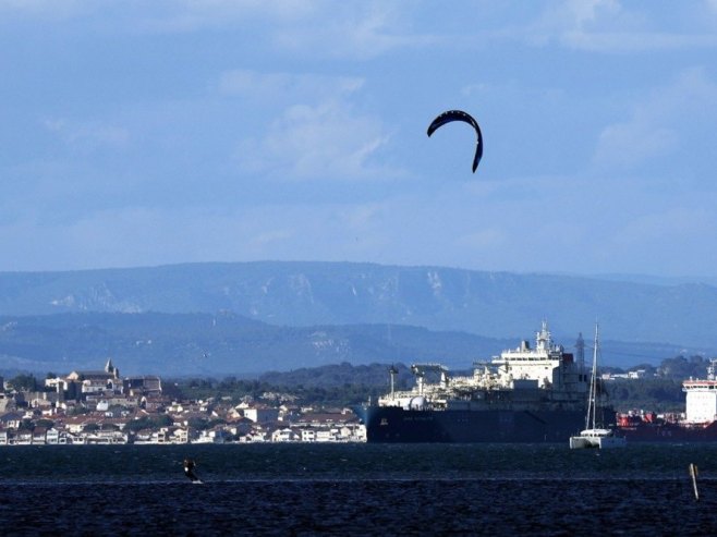 Ормуски мореуз мора бити отворен