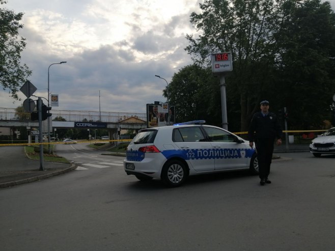 Урушена бетонска конструкција и ограда на мосту преко Саве у Градишци; Гранични прелаз привремено затворен (ФОТО/ВИДЕО)