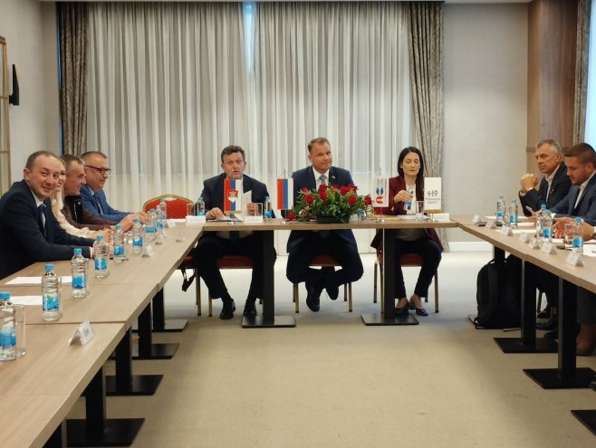 У Бањалуци састанак опозиционих партија (ФОТО)