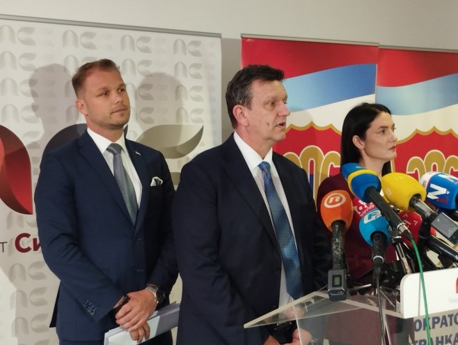 И даље без заједничких кандидата: СДС, ПСС и НФ договарали да поново разговарају