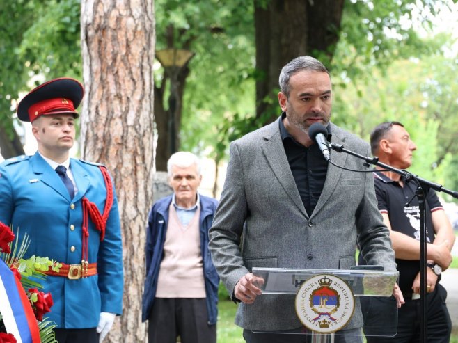 Бојић: Данас формирамо "алеју сјећања" 12 бањалучких беба