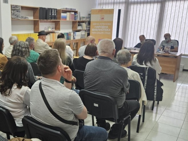 У Мркоњић Граду представљена књига "Дјеца коју није волио свијет"