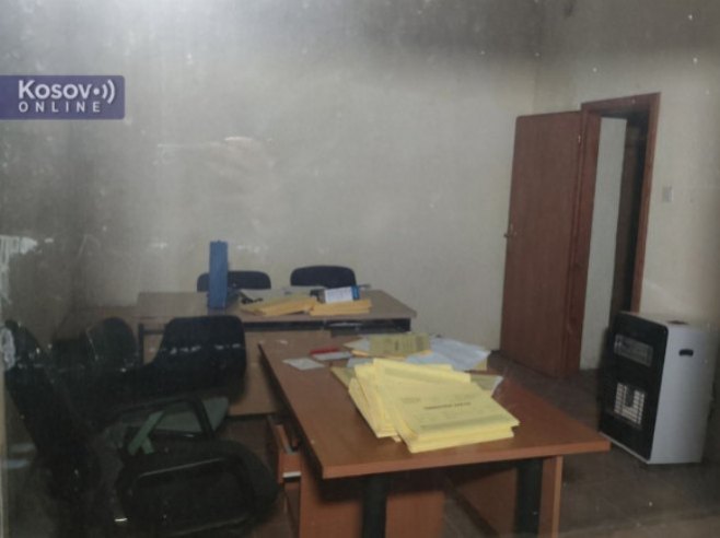 Упад тзв. косовске полиције у српску амбуланту у Обилићу, објекат запечаћен (ВИДЕО)