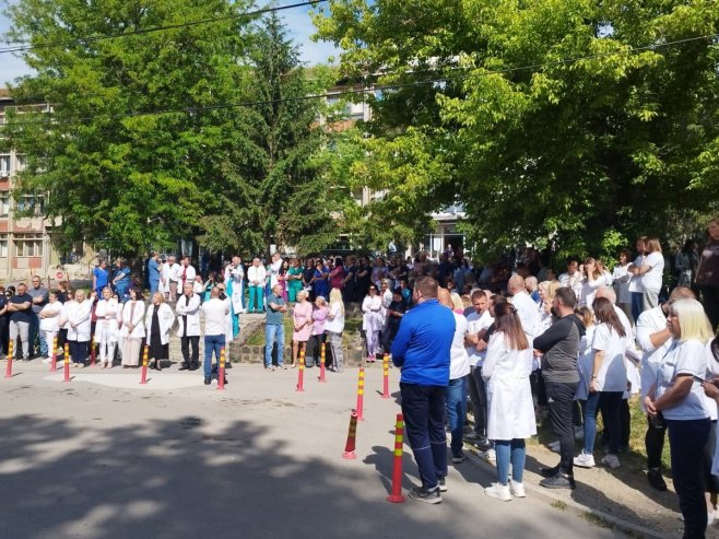 КиМ: Настављени скупови подршке ухапшеним Србима