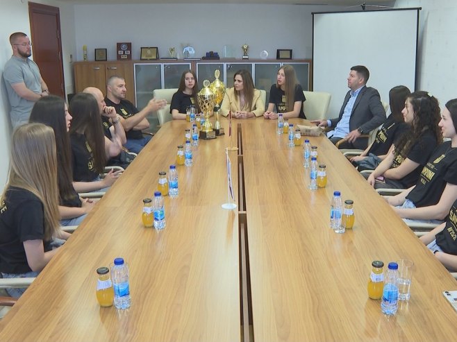 Пријем за одбојкашице Инове: Најбоље у кадетској и јуниорској конкуренцији