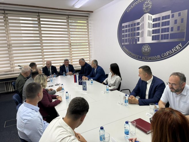 Мастиловић у Источном Сарајеву са деканима и директором Студенстског центра Лукавица