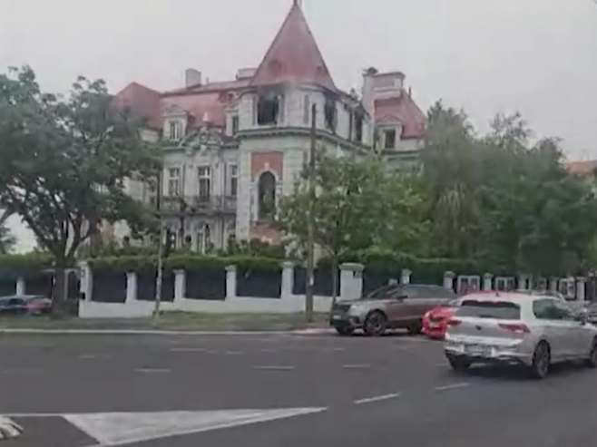 Пожар у амбасади Пакистана на Дедињу (ВИДЕО)