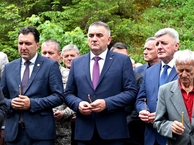 Минић у Жепи: Долазак на мјесто страдања српских бораца света дужност и обавеза (ФОТО)