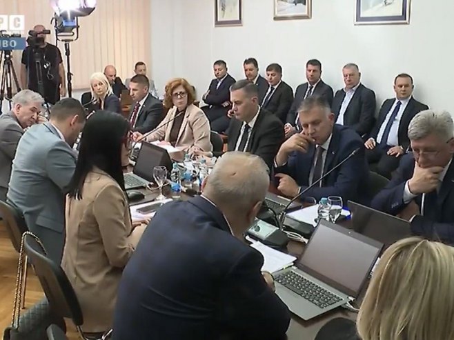 УЖИВО - Сједница Владе Републике Српске на Палама