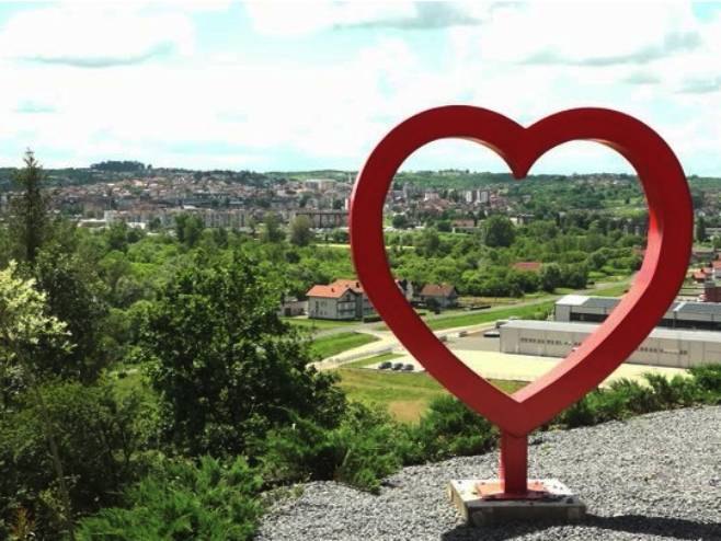 Дервента представила нови туристички садржај - видиковац на Бабином брду (ВИДЕО)