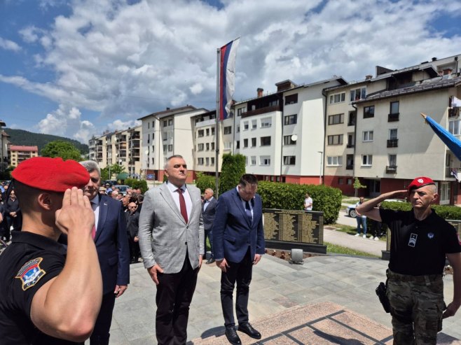 Положени вијенци за погинуле припаднике одреда "Јахорина" (ВИДЕО)