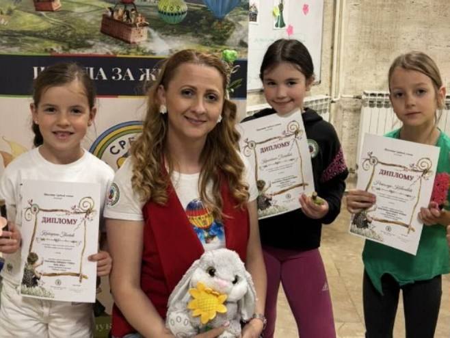 Учитељица из Бањалуке, Маја Караћ, објашњава шта је то "конц