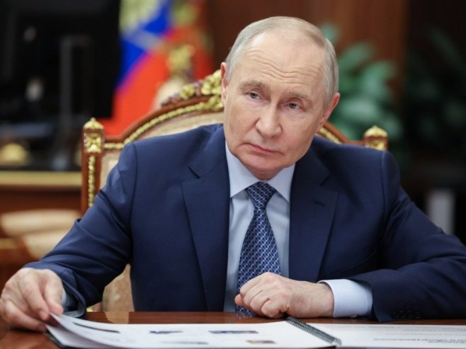 Путин: Љубав према отаџбини и жртва предака уједињују народ