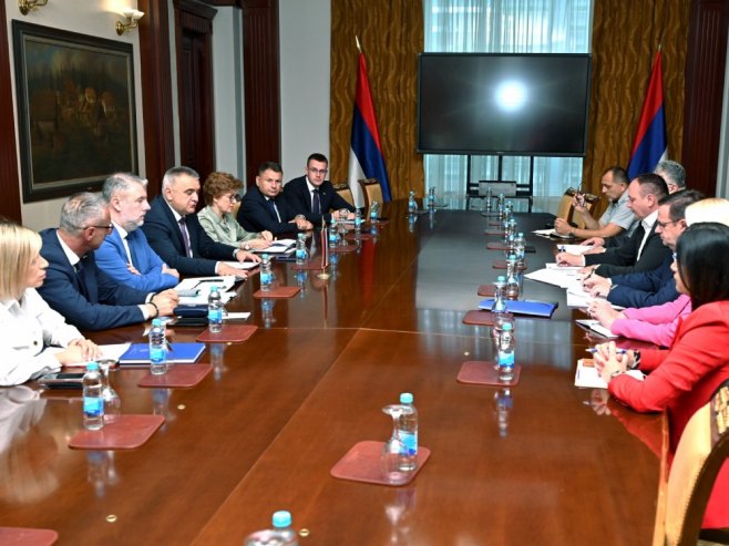 Најважнија питања - регрес и општи колективни уговор; Први пут већа дневница за рад недјељом
