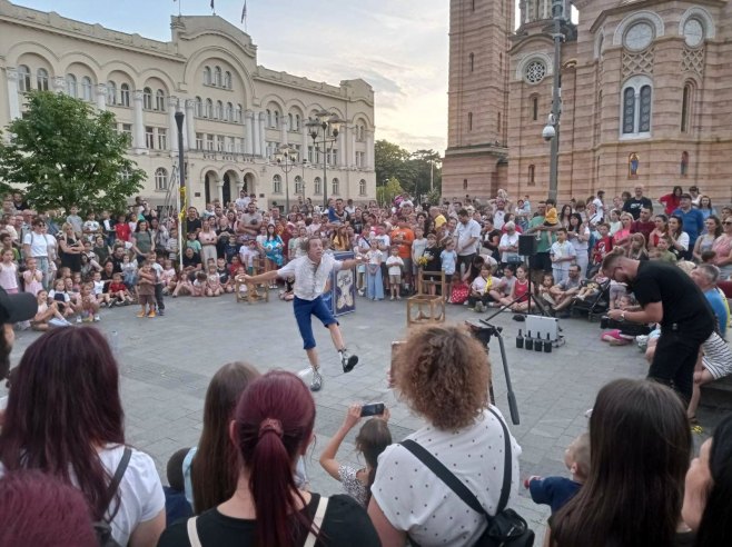 Почео традиционални Фестивал уличних забављача "ТротоАрт" у Бањалуци