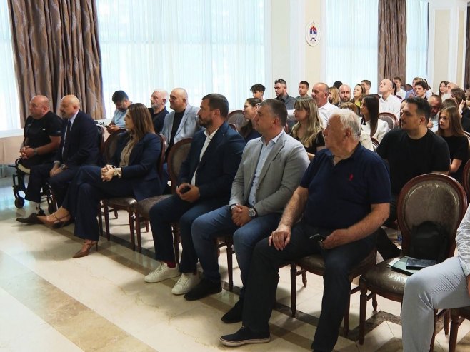 Игњатовићева уручила рјешења о суфинансирању активности спортских савеза